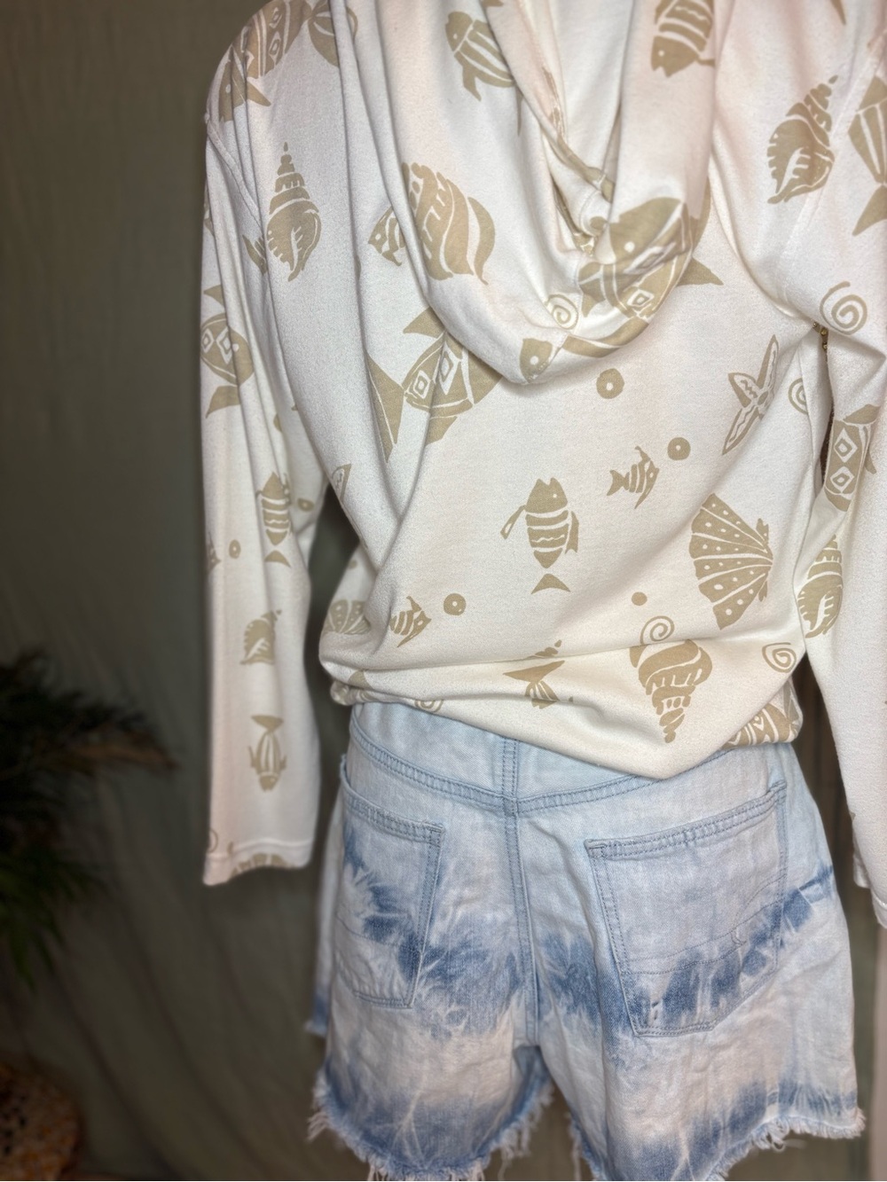 Cream/Tan Beach-Themed Hoodie #zaralarsson #y2k